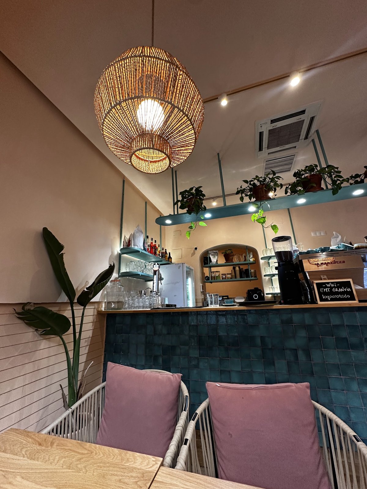 EatMyTrip Specialty Coffee & Brunch - Gran Via Madrid