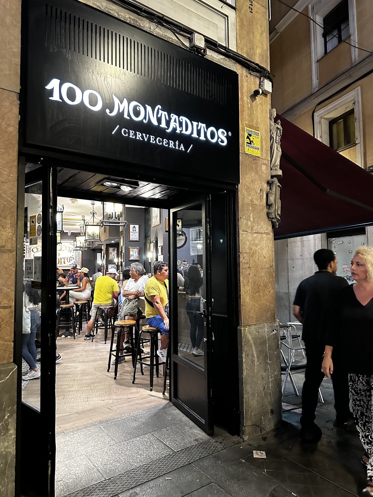 Cervecería 100 Montaditos