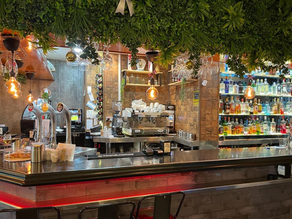 Sanpas Rodriguez: Cafetería Bar Restaurante