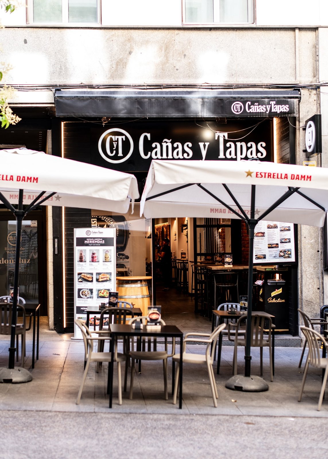 Cañas y Tapas
