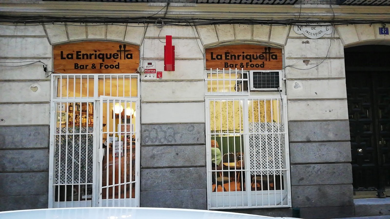 LA HENRIQUETTA BAR & FOOD