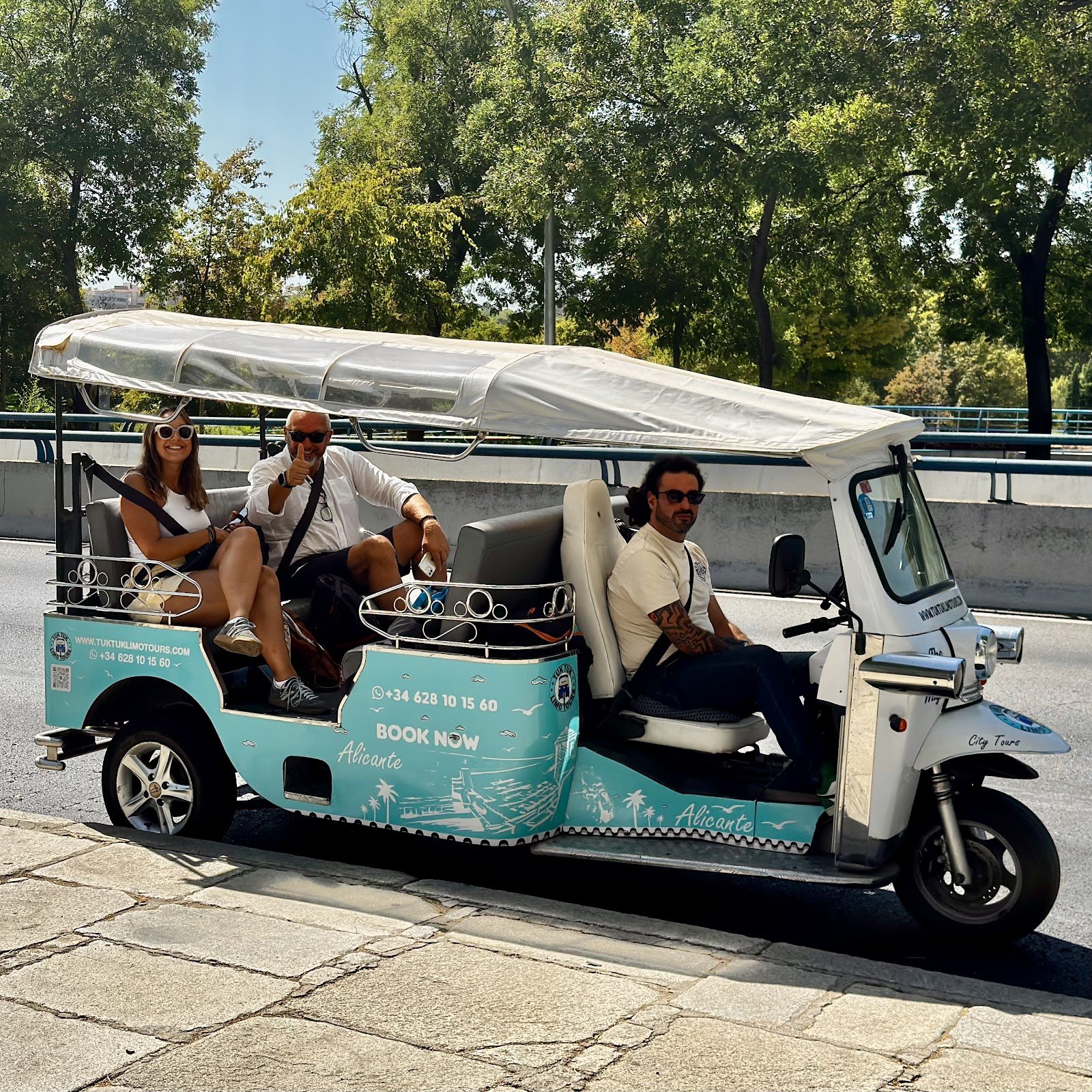 Tuk Tuk Limo Tours. S.L