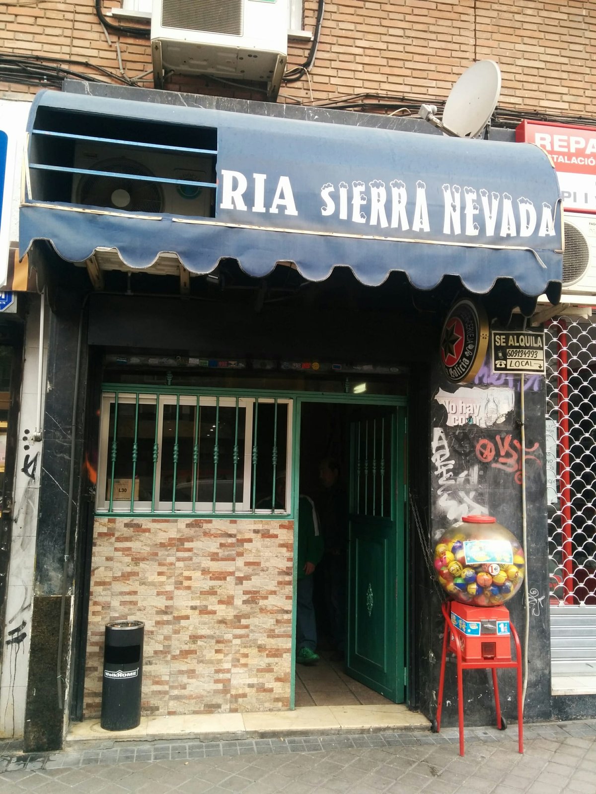Bar Sierra Nevada
