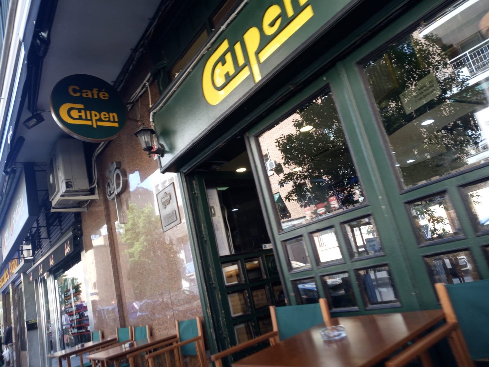 Chipen Café Pub