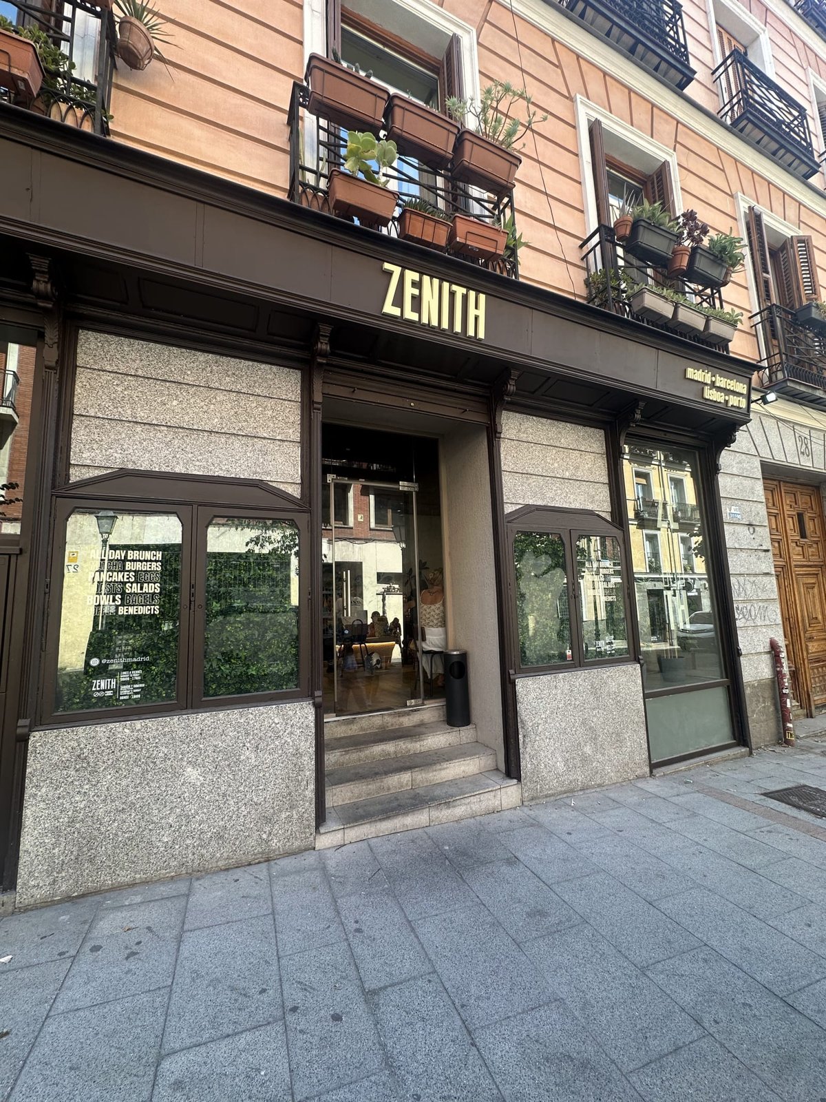 Zenith Brunch & Cocktails