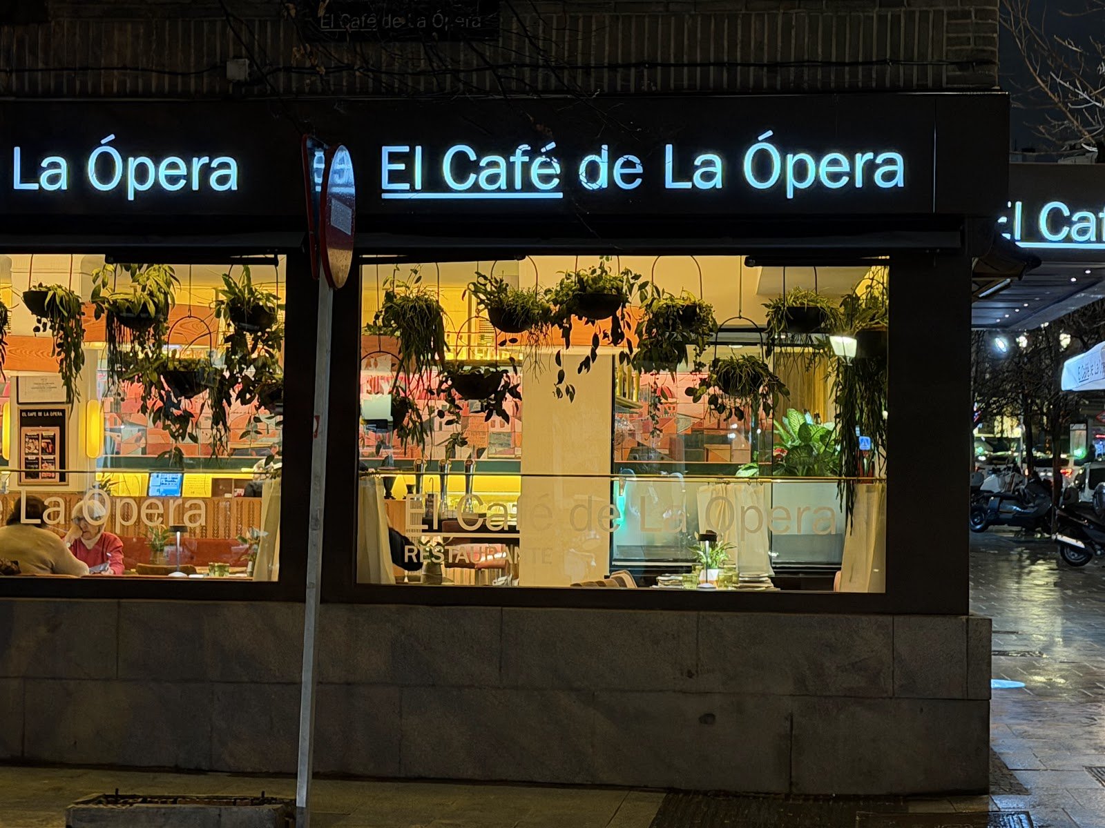 El Café de la Ópera