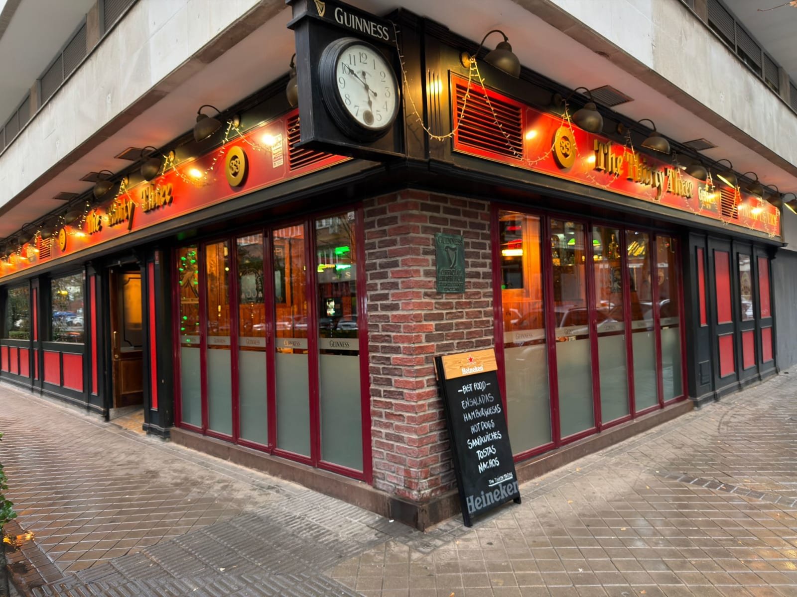 The Thirty Three IRISH PUB