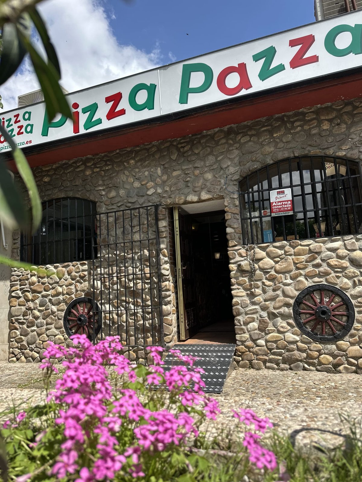 Pizza Pazza