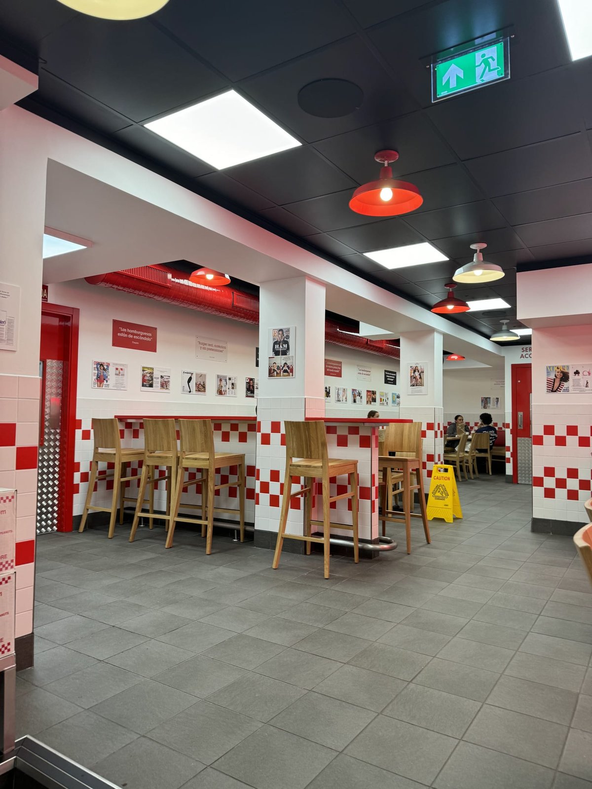 Five Guys Burgers and Fries Madrid Princesa 68