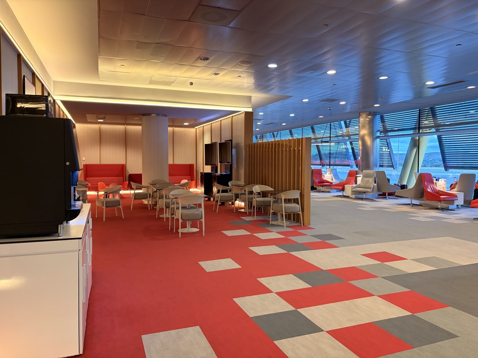 Iberia T4s lounge