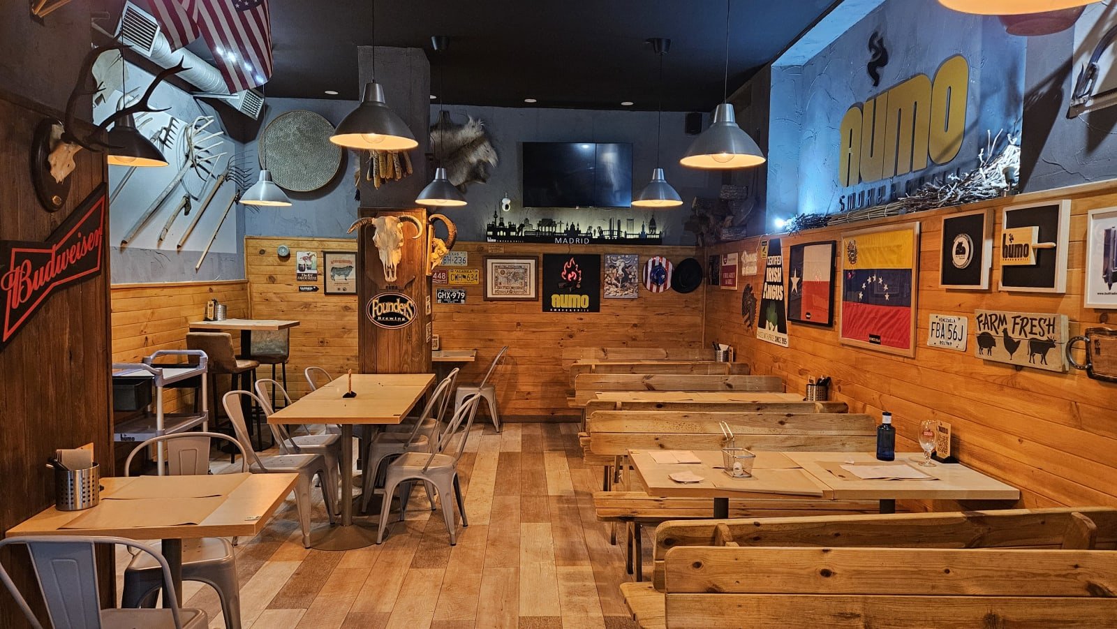 Aumo Smoke & Grill