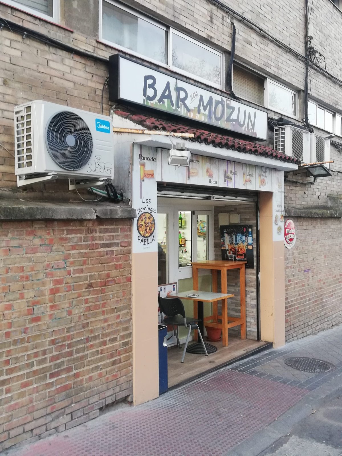 Bar Mozun