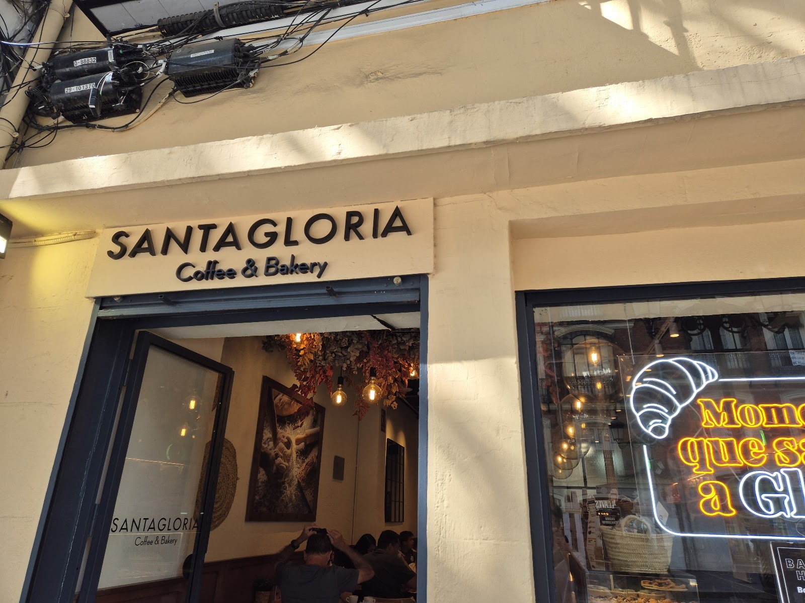 Santagloria Coffee & Bakery