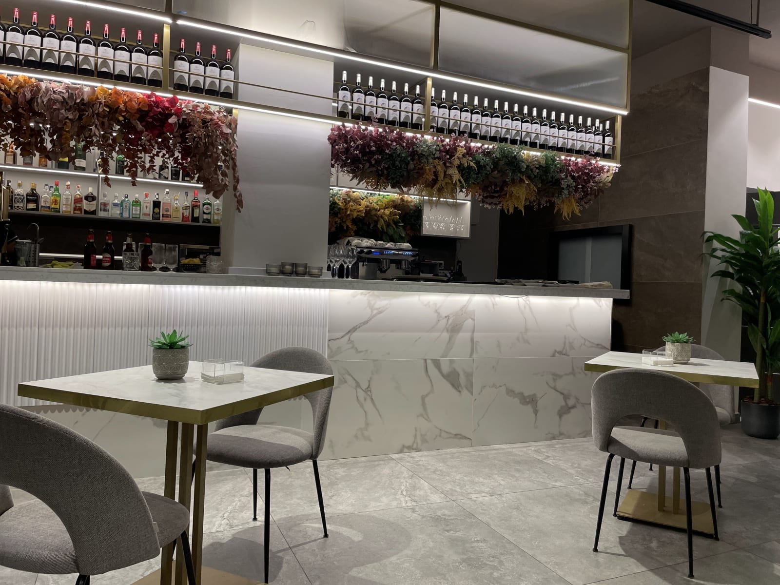 Vins Wine Bar