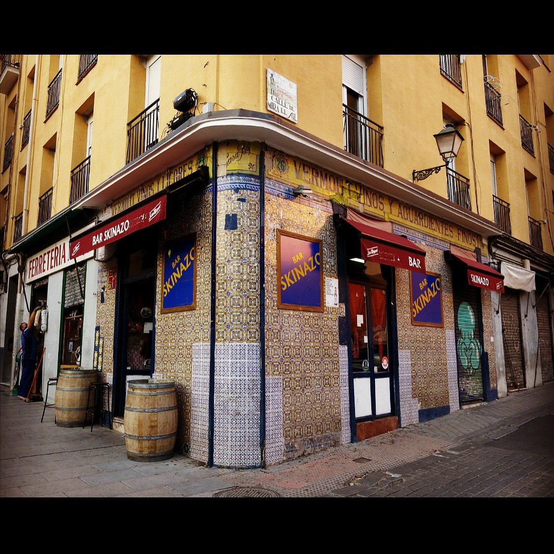Skinazo-bar
